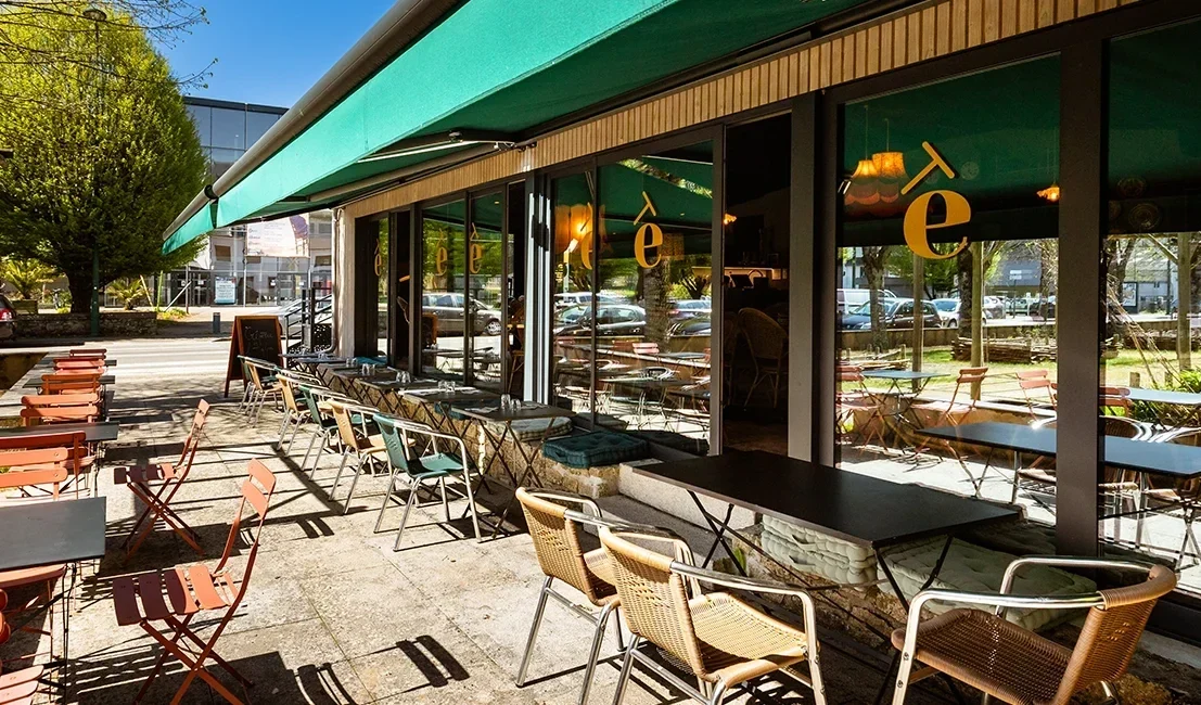 terrasse exterieure creperie L Aiglon a Pontivy